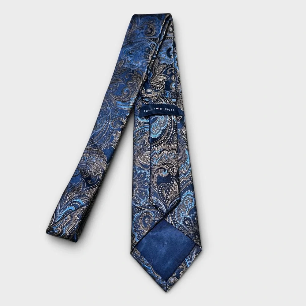 Tommy Hilfiger Mens Navy Blue Silver Paisley Woven Brocade Necktie 3.25